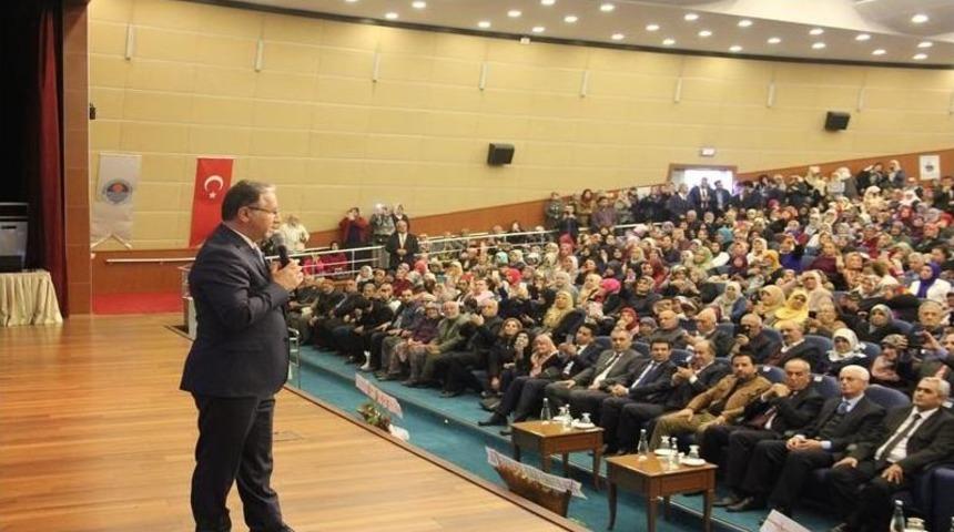 Mersin’de Peygamber Sevgisi Salonlara Sığmadı