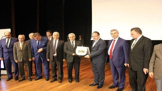 Mersin’de Peygamber Sevgisi Salonlara Sığmadı