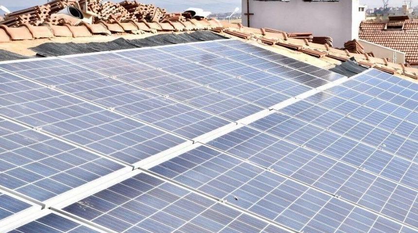 Tepebaşı’nda Binalar Güneş Panelleri İle Donatılıyor