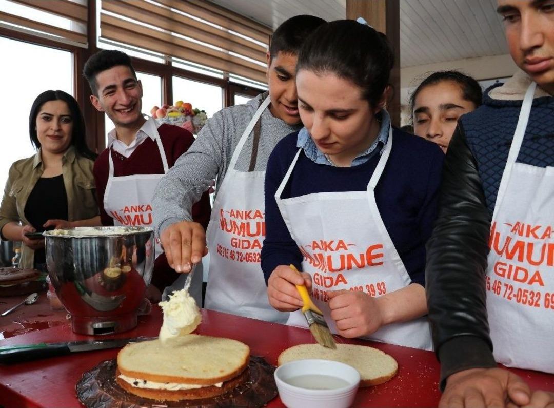 Vanpad&rsquo;dan Engellilere Pasta Eğitimi