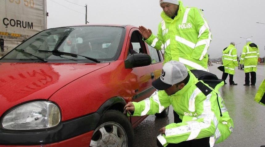 Çorum’da Araçlara Kış Lastiği Denetimi