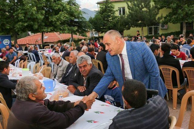 Yahyalı’da ‘kardeşlik Sofrası’ Kirazlı Mahallesinde Kuruldu