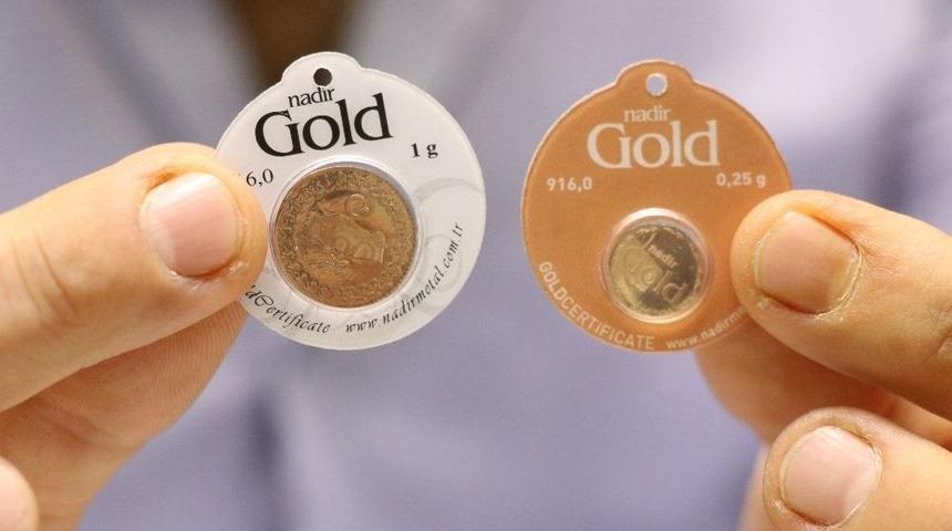 D&uuml;ğ&uuml;nlerde Artık Altın Yerine Para Takıyorlar