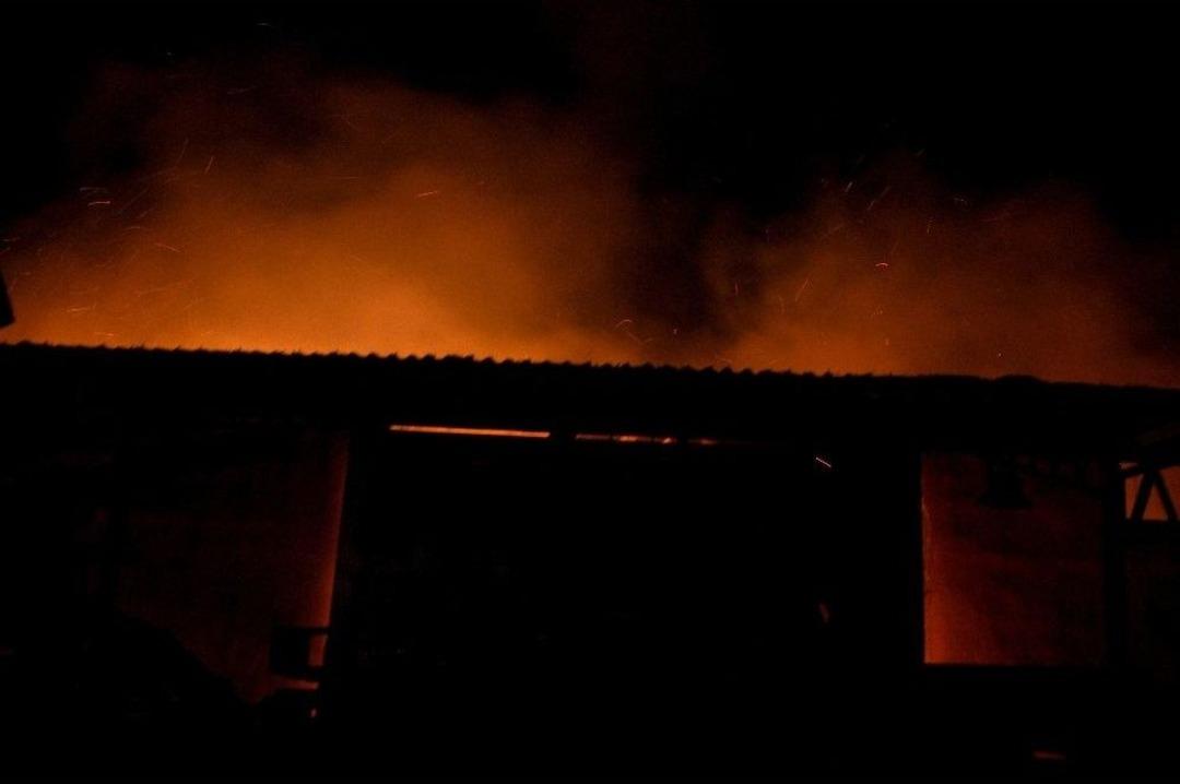 Palet Fabrikası Alev Alev Yandı