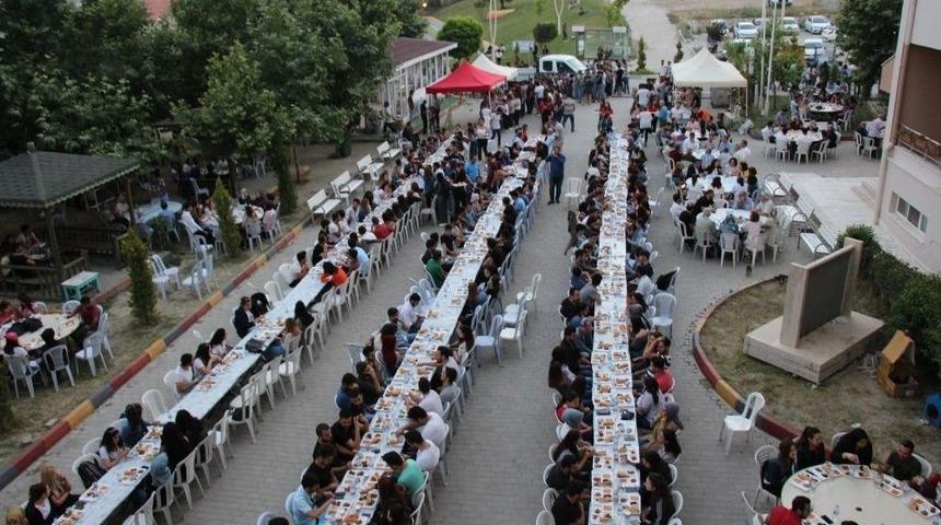 S&ouml;ke Belediyesinden Bin &Ouml;ğrenciyle İftar