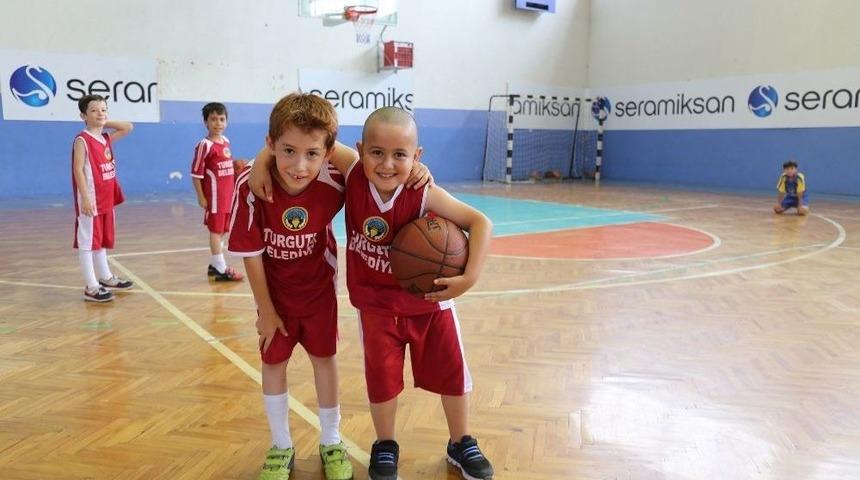 Turgutlu Belediyesinden Yaz Spor Okulu