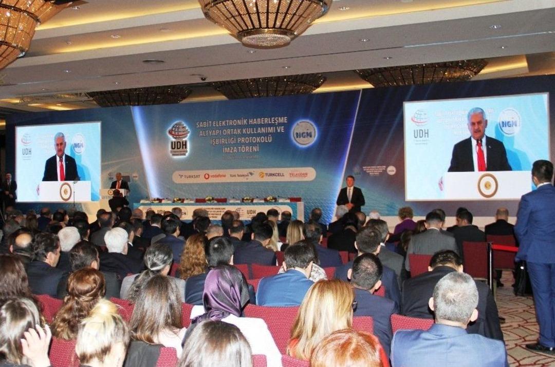 Başbakan Yıldırım: "yeni D&ouml;nemin Adını Ş&ouml;yle Koyabiliriz; Yeni D&ouml;nem G&uuml;&ccedil;l&uuml; İktidar, S&uuml;rekli İstikrar"