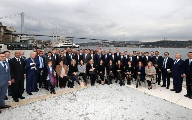 Başkan Uysal, Başkonsoloslarla Bir Araya Geldi