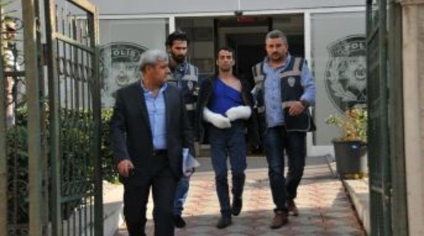 Eşini Öldürüp 1 Kişiyi Yaralayan Koca Tutuklandı