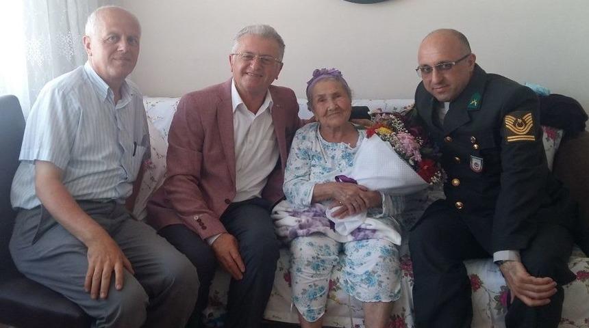 Kıbrıs Şehidinin Annesi Unutulmadı