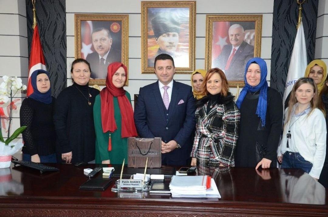 Ak Parti Kadın Kollarından Başkan Bakıcı&rsquo;ya Teşekk&uuml;r Ziyareti