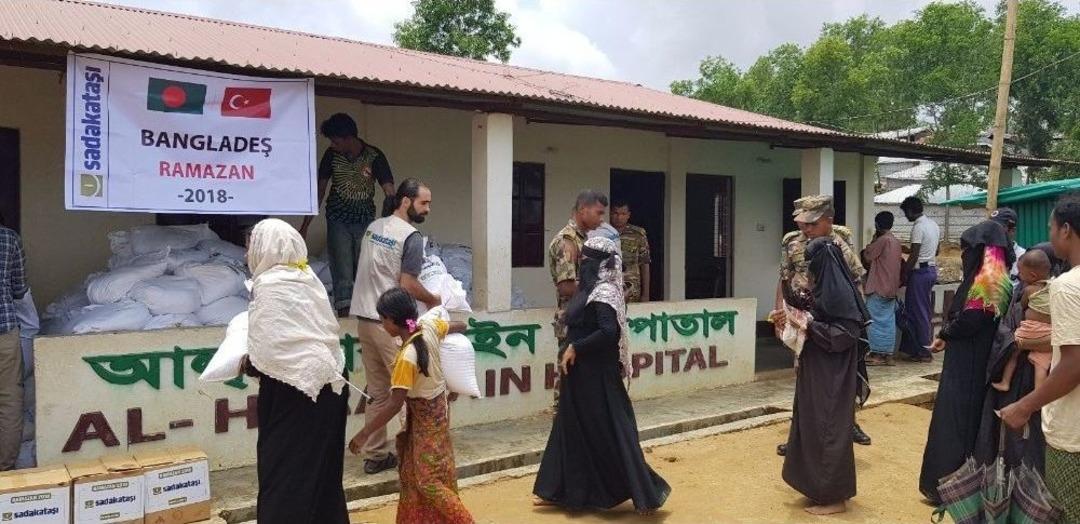 Ramazan&rsquo;da Arakanlılar Sevince Boğuldu