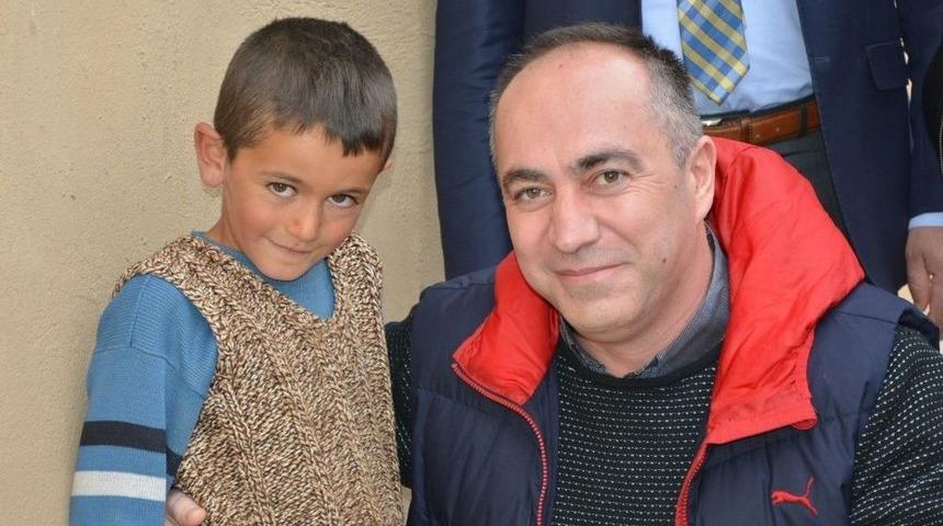 Patnos Kaymakamı &Uuml;mit Altay, K&ouml;y Ziyaretlerine Devam Ediyor