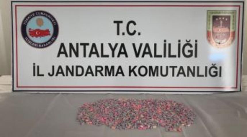Antalya’da Bin 468 Adet Sentetik Uyuşturucu Ele Geçirildi