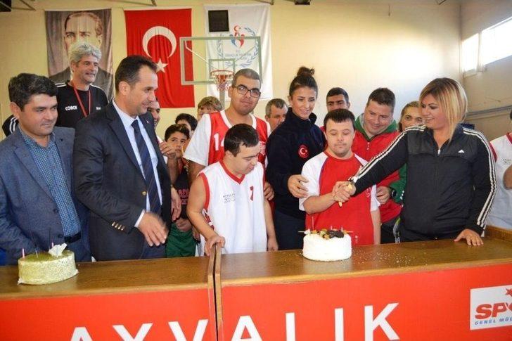 Ayvalık’ta Gençlik Merkezi’nden Engelli Sporculara Jest G4