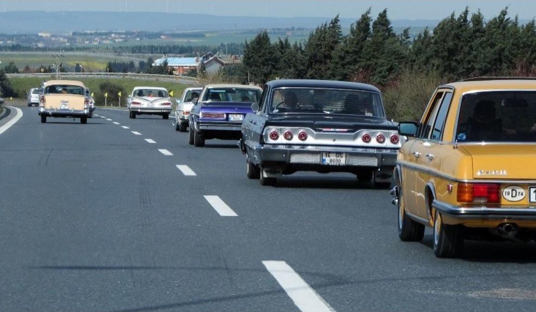 Klasik Otomobillerle"otizme Mavi Işık Yak" Konvoyu