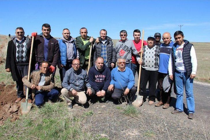 Ata’ya Giden Yolu 11 Kilometre Boyunca Ağaçlandırdılar G3