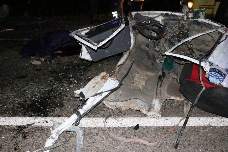 Diyarbakır’daki Feci Kazada Otomobil İkiye Ayrıldı: 2 Ölü, 2 Yaralı G3