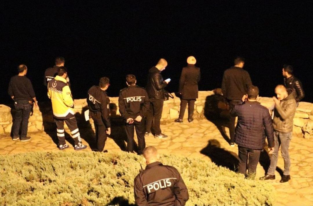 Alkoll&uuml; Genci &Ouml;l&uuml;m&uuml;n Kıyısından Annesi Aldı