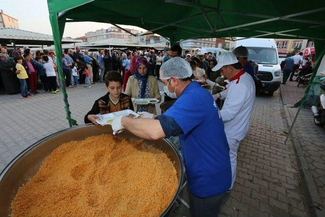 Yenikent’te 4 Bin Yurttaş İftarda Buluştu