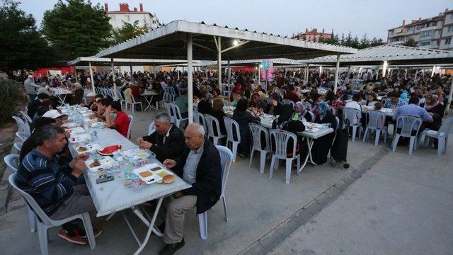 Yenikent’te 4 Bin Yurttaş İftarda Buluştu