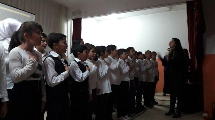 Kızılcahamamlı &Ouml;ğrenciler Mevlid-i Nebi Programı İle G&ouml;n&uuml;lleri Fethetti