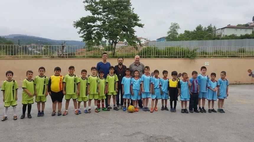 İlkokul &Ouml;ğrencilerinden Anlamlı Turnuva