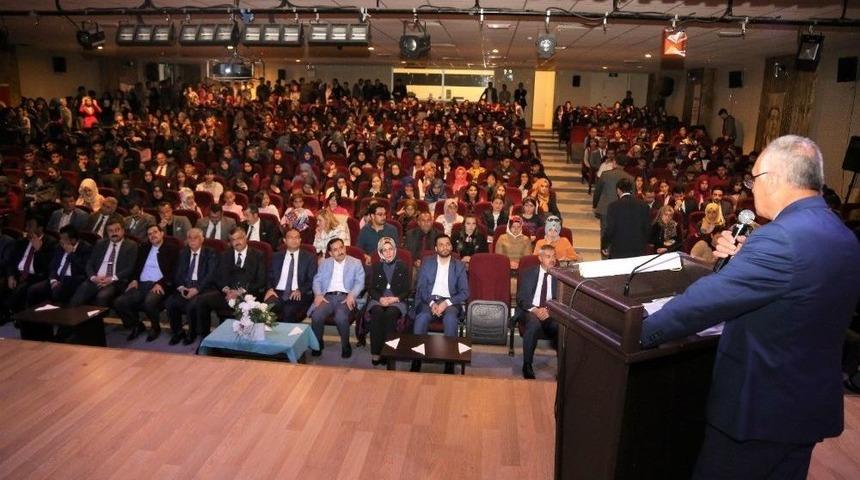 Van’da "bir Bilenle Bilge Nesil” Projesi Ödül Töreni