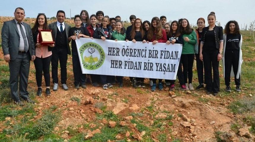 Ortaokul &Ouml;ğrencileri Yavuzeli&rsquo;nde Fidan Dikti