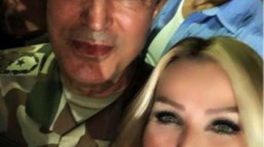 Seda Sayan&rsquo;dan Genelkurmay Başkanı Akar&rsquo;la Sefie