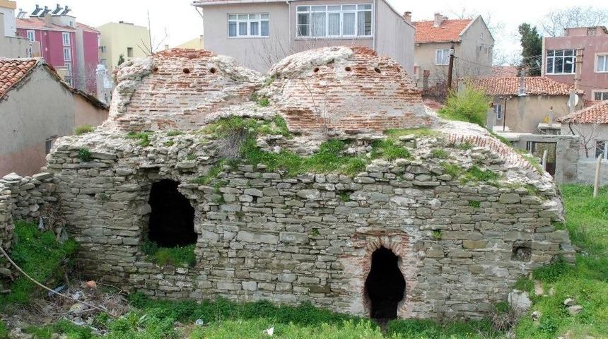 Osmanlı Eseri İki Tarihi Hamam Restore Edilmeyi Bekliyor