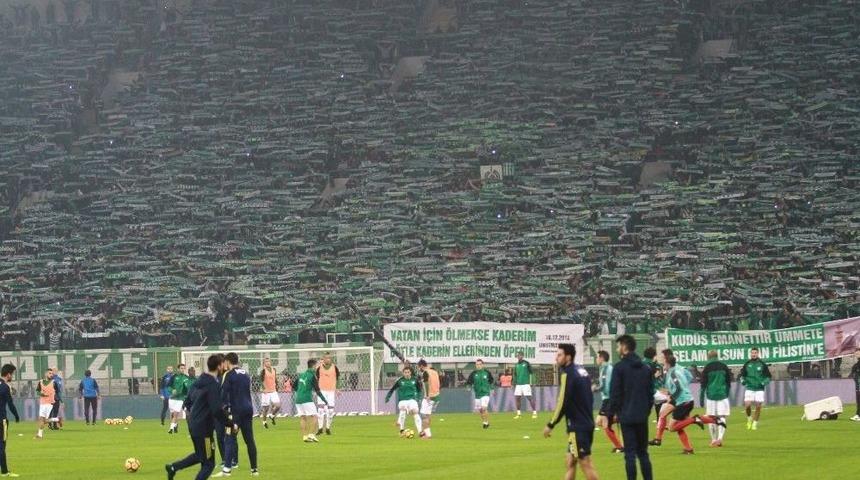 Bursaspor&rsquo;un Kale Arkası Trib&uuml;n&uuml;ndeki Koltuklar Kaldırılıyor