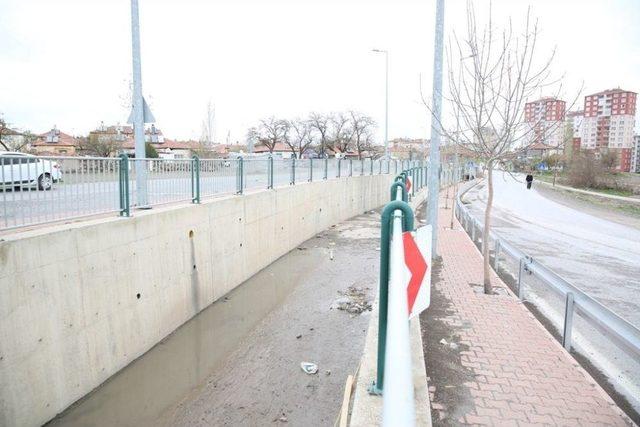 Melikgazi’de Taşkın Koruma Kanalı Ve Köprü İnşaatları Devam Ediyor