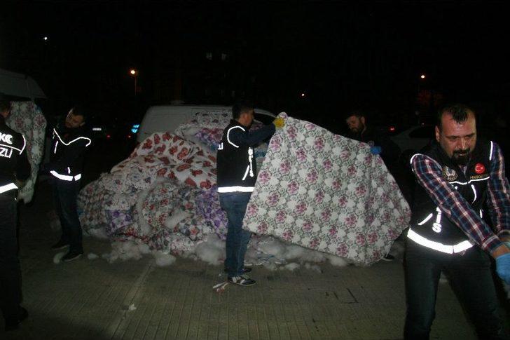 Yorganların İçinden 10 Milyon Euro Değerinde 20 Kilogram Eroin Çıktı G1