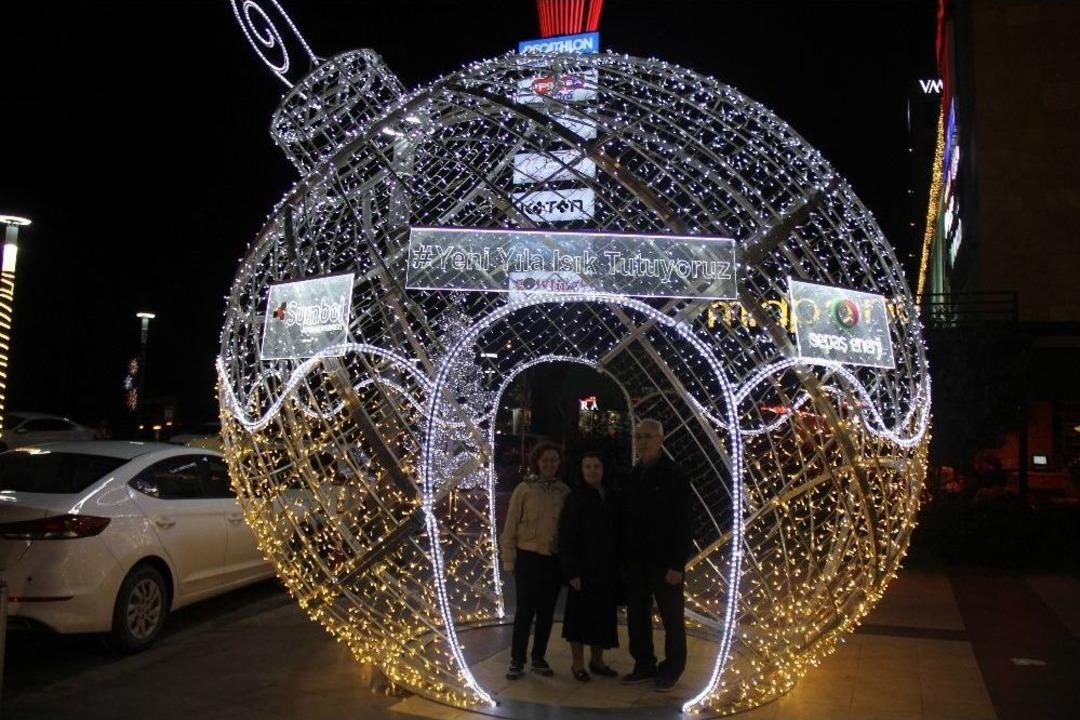 Sepaş Enerji Yeni Yıla Işık Tutuyor