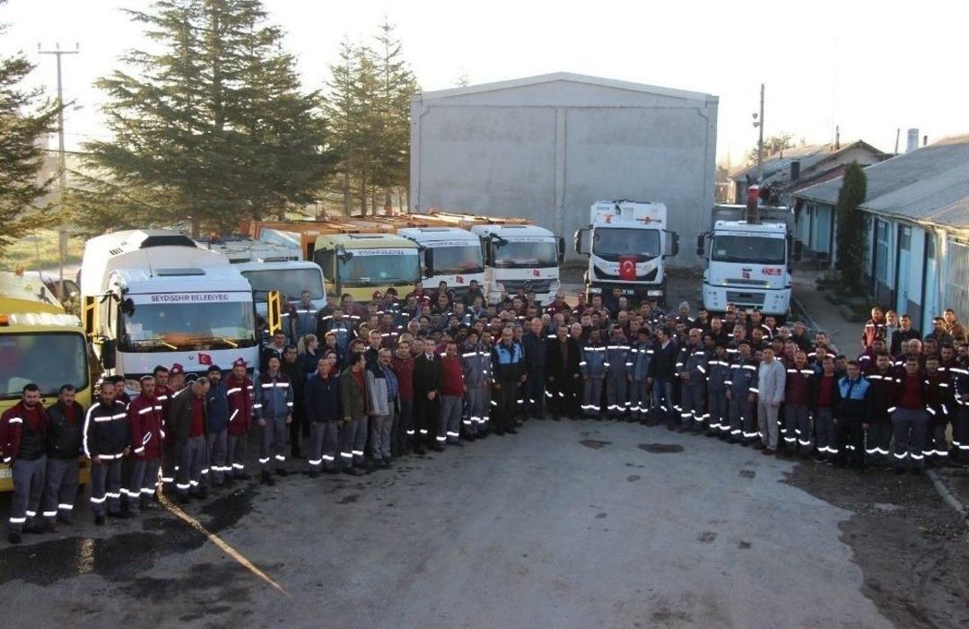 Başkan Tutal, Kadro Sevincini &Ccedil;alışanları İle Kutladı