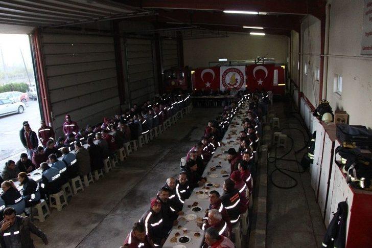 Başkan Tutal, Kadro Sevincini Çalışanları İle Kutladı G1