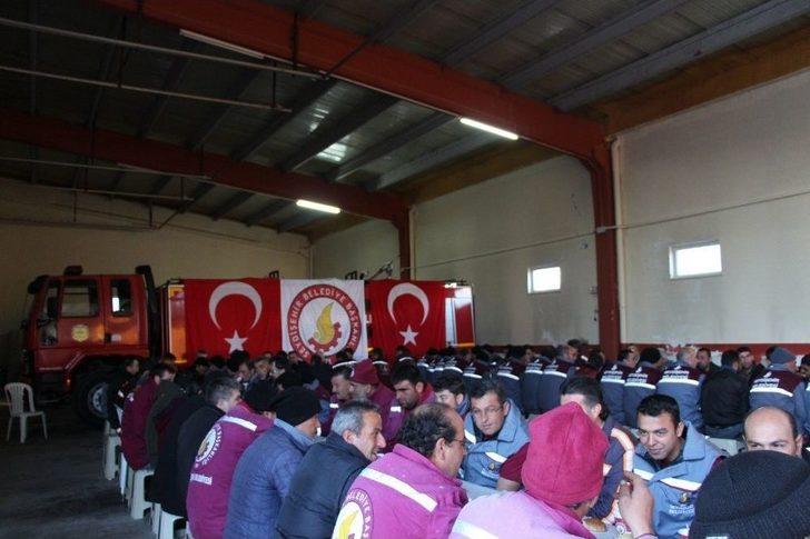 Başkan Tutal, Kadro Sevincini Çalışanları İle Kutladı G4