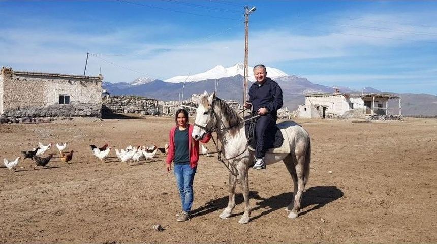 Piknikçiler Sultan Sazlığı’na Akın Etti