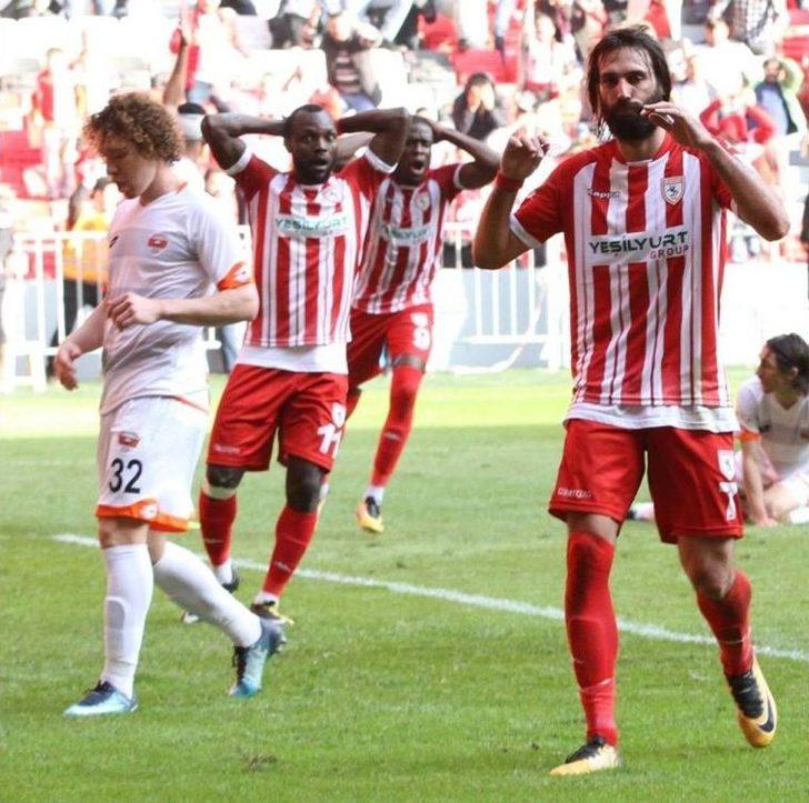 Yunan Yıldız Samaras’ın Keyfi Yerinde G3