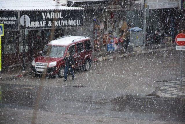 Balıkesir’in Yüksek Kesimleri Beyaza Büründü