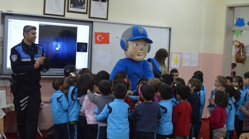 Anaokulu Öğrencilerine Polislik Mesleği Anlatıldı