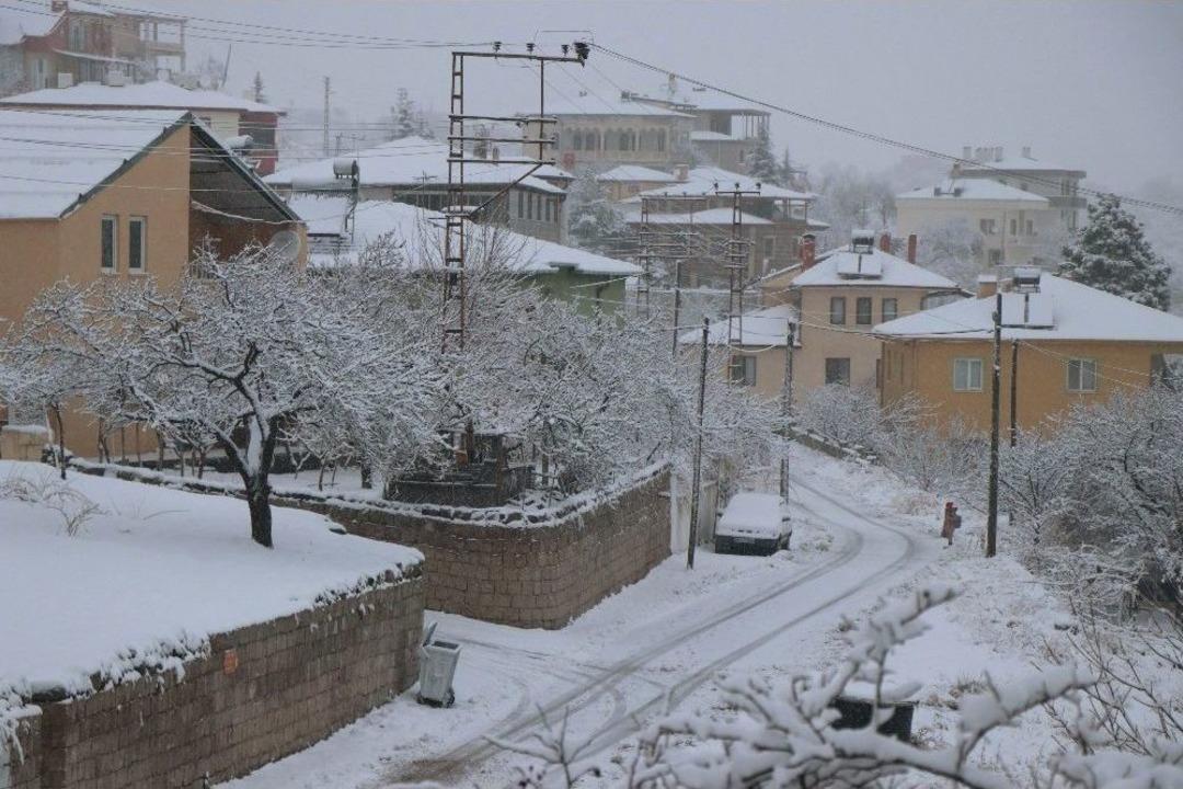 Kayseri&rsquo;de Kar Yağışı Etkili Oldu