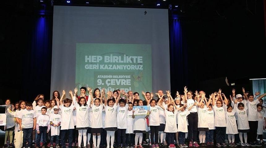 9&rsquo;uncu Ataşehir Belediyesi &Ccedil;evre &Ouml;d&uuml;lleri Dağıtıldı