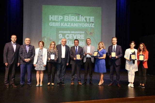 9&rsquo;uncu Ataşehir Belediyesi &Ccedil;evre &Ouml;d&uuml;lleri Dağıtıldı 1