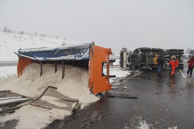 Bolu’da, Tem Otoyolu’nda Zincirleme Kaza: 6 Yaralı