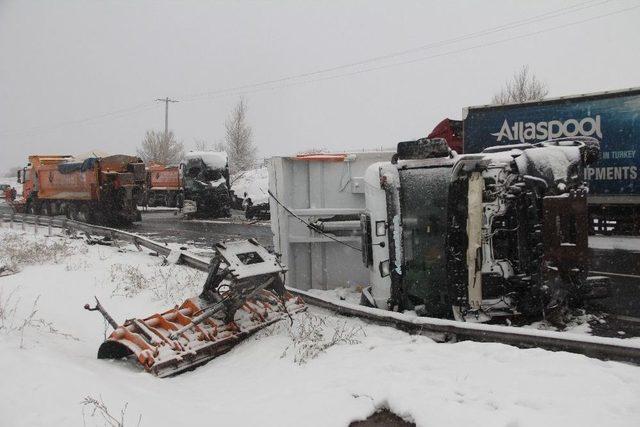 Bolu’da, Tem Otoyolu’nda Zincirleme Kaza: 6 Yaralı