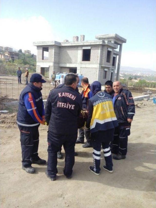 Çukura Düşen Şahsı Afad Ve İtfaiye Kurtardı