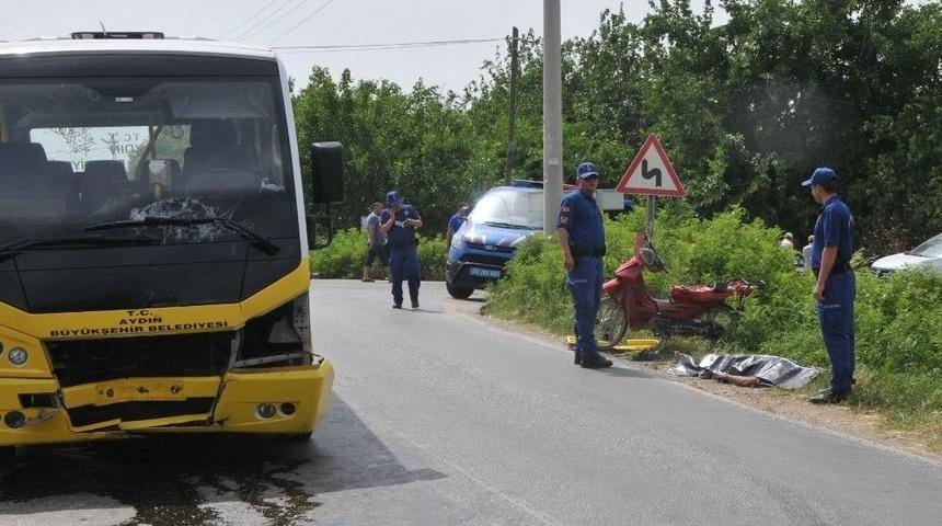Motosiklet İle Minib&uuml;s &Ccedil;arpıştı: 1 &Ouml;l&uuml;, 1 Ağır Yaralı
