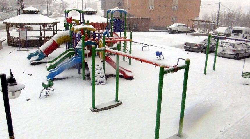 Bitlis&rsquo;te Kar Yağışı